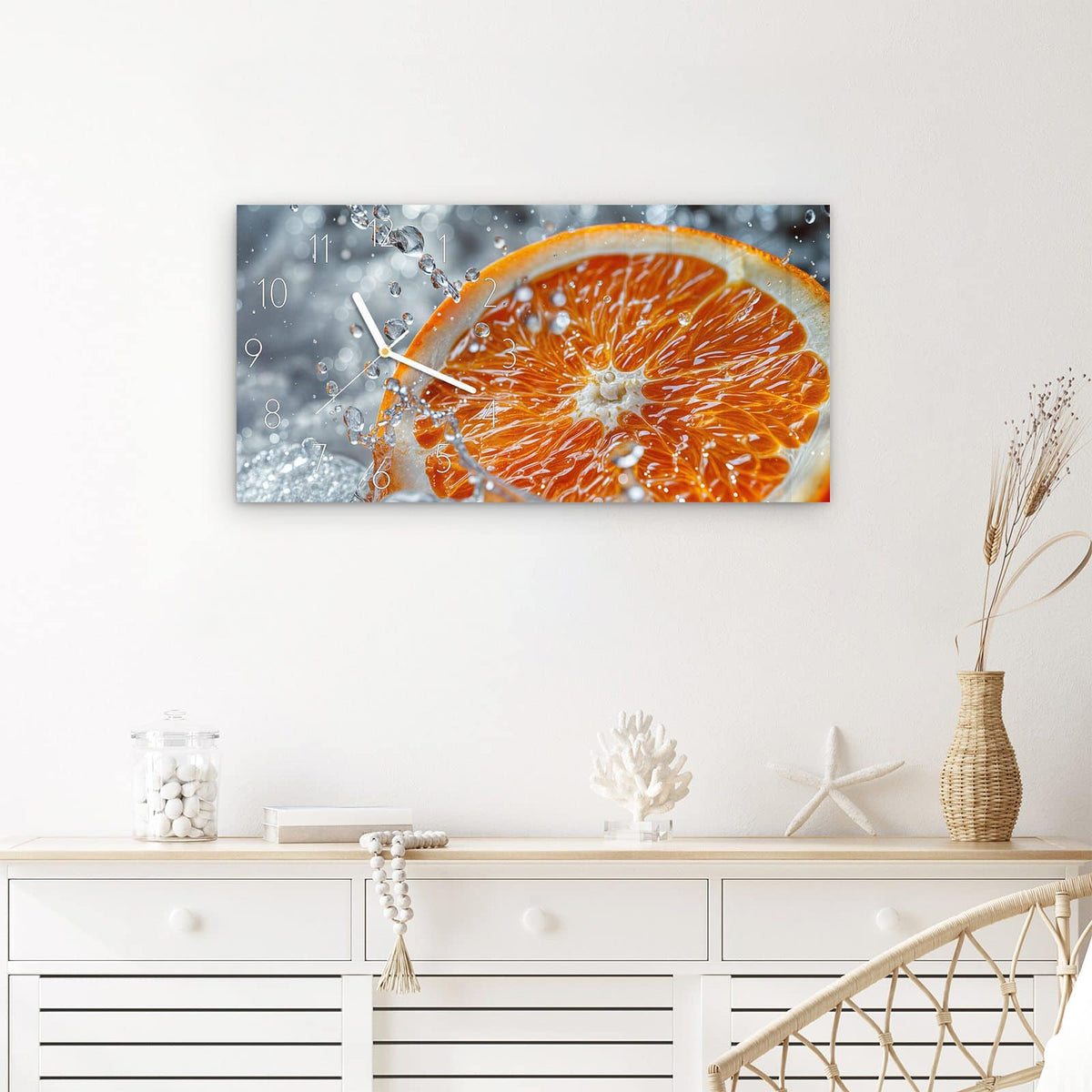 Wanduhr Orangenscheibe Spritz aus Glas – Querformat 60 × 30 cm – Halbierte Orange im Wasserspritzer