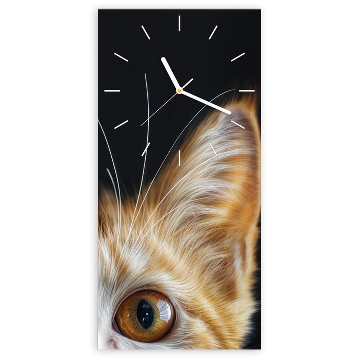Wanduhr Sanfter Katzenblick aus Glas – Hochformat 30 × 60 cm mit Ziffernblatt Linie