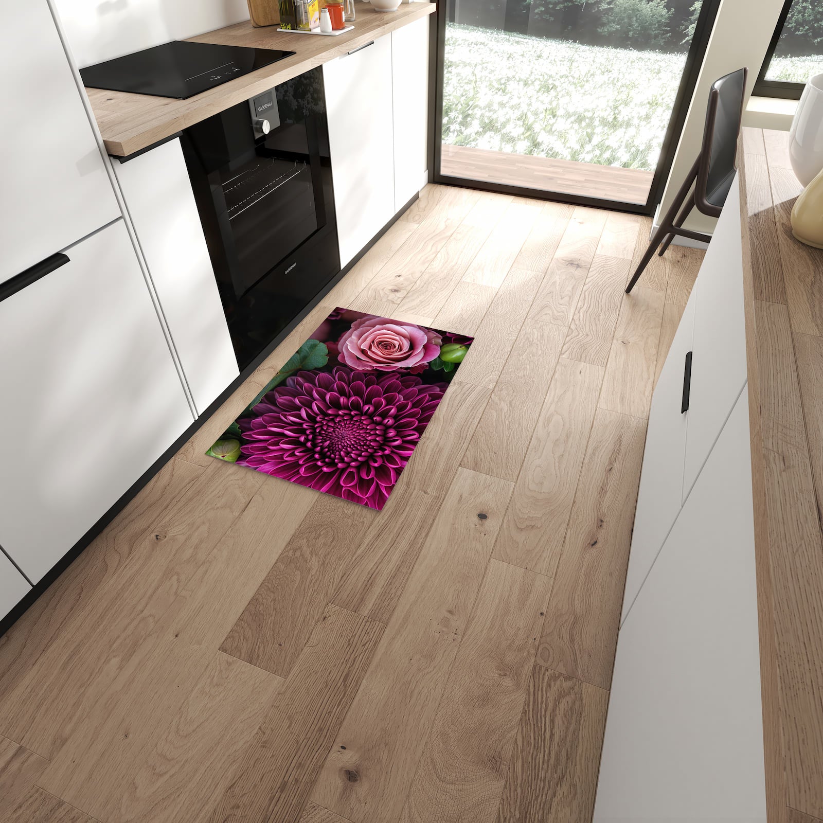 Zeitsparender rutschfester Küchenläufer mit Motiv Stille Blumenarrangement in moderner Küche