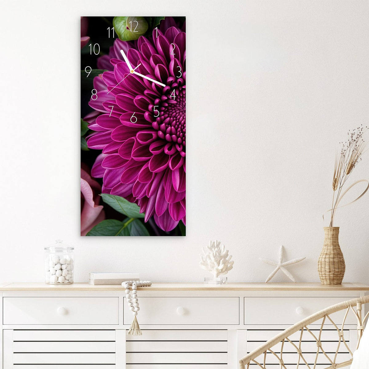 Wanduhr Stille Blumenarrangement aus Glas – Magenta Dahlie zwischen rosa Rosen