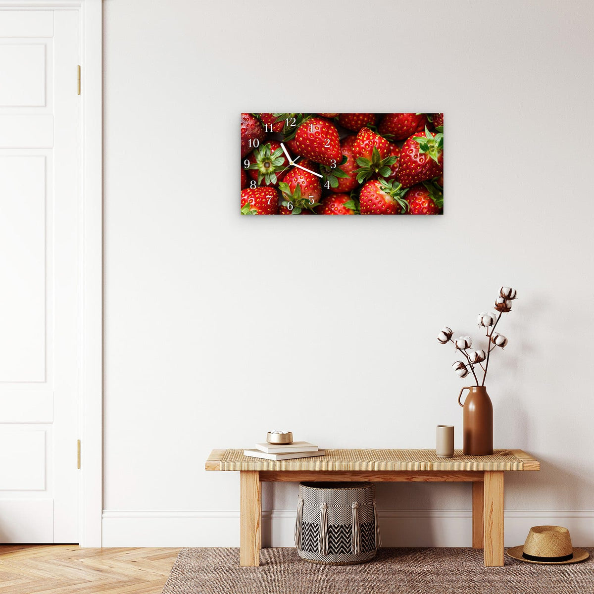 Moderne Wanduhr aus Glas mit Farbtiefe – Wanduhr Frische Erdbeeren aus Glas – Querformat 60 × 30 cm