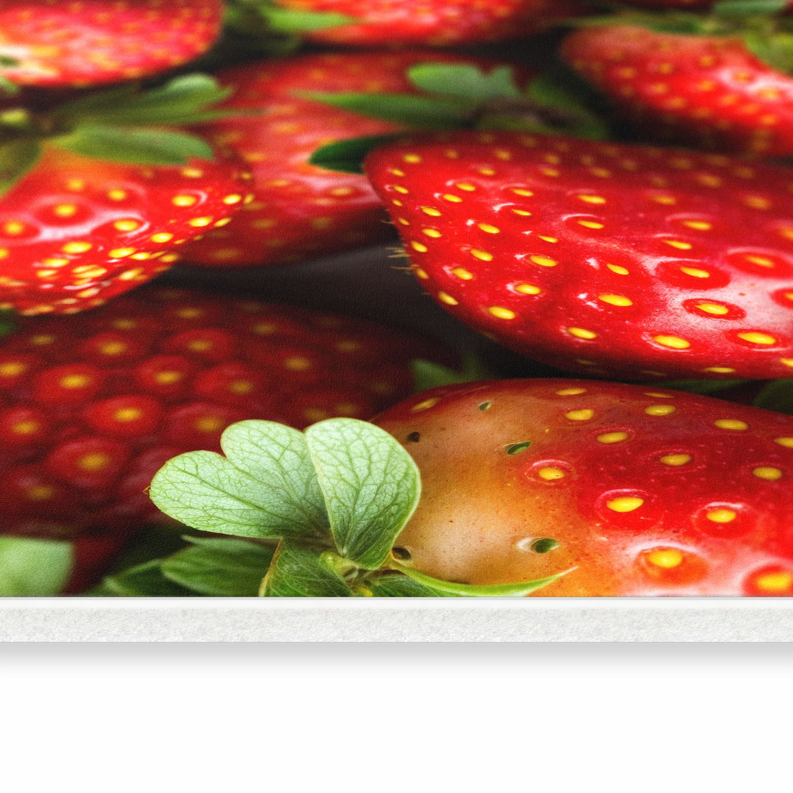 Rutschfester Küchenläufer mit Motiv Frische Erdbeeren in seitlicher Ansicht