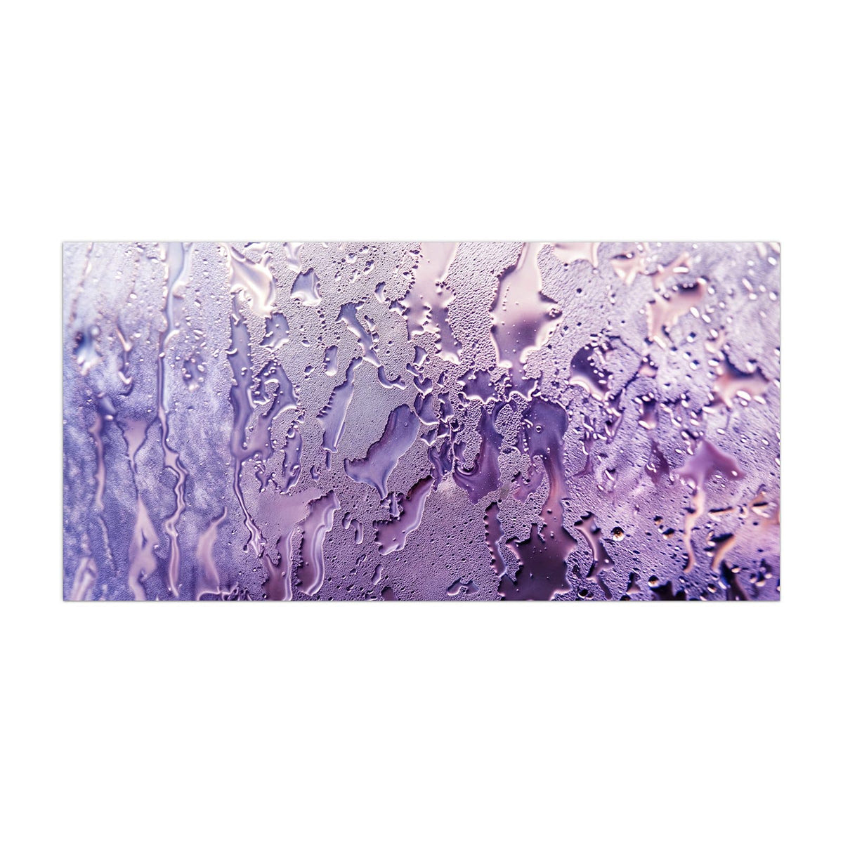 Küchenrückwand aus Glas Kondenstropfen in Lila im Hochformat, Motiv bildfüllend von vorn