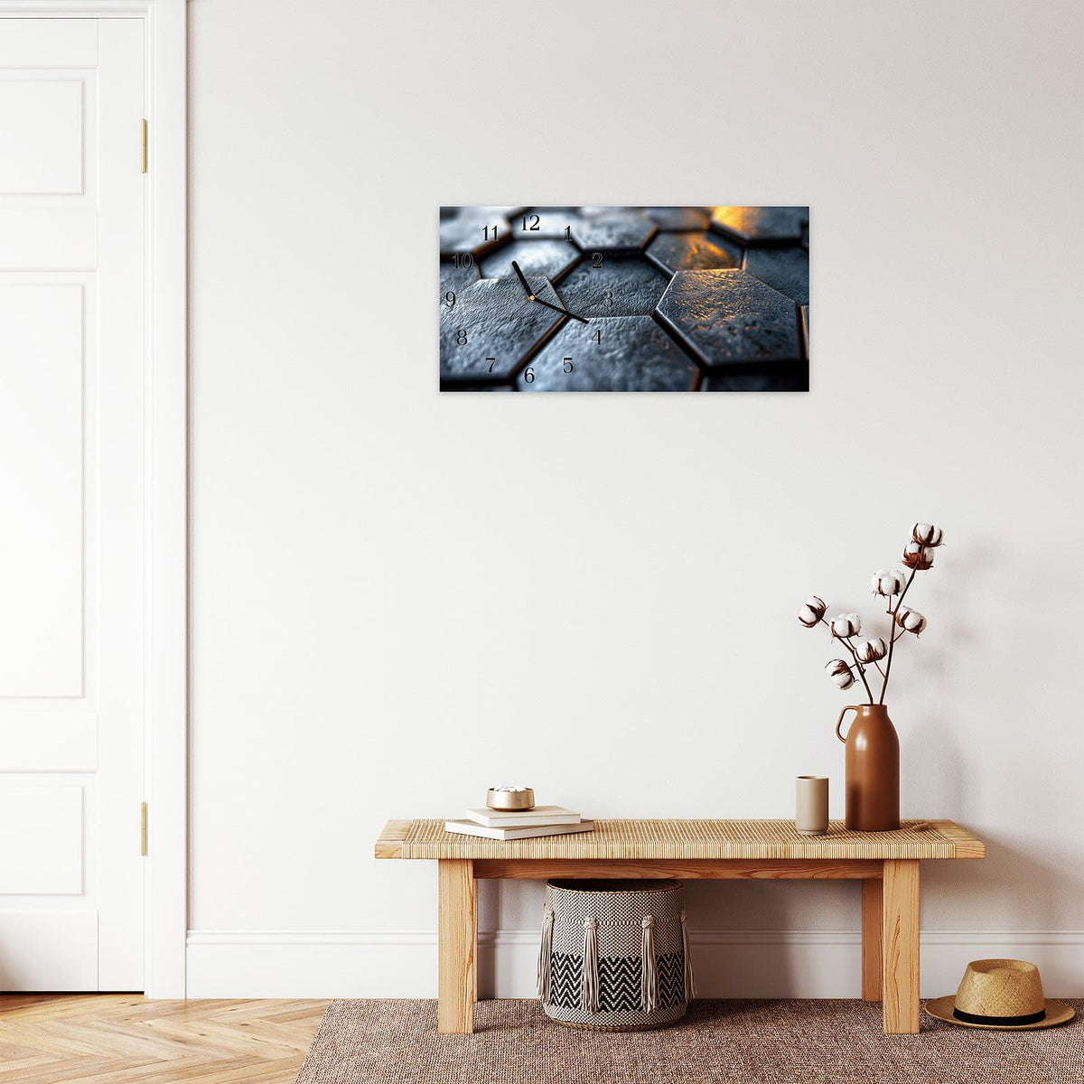 Moderne Wanduhr aus Glas mit Farbtiefe – Wanduhr Hexagon Fliesenstruktur aus Glas – Querformat 60 × 30 cm