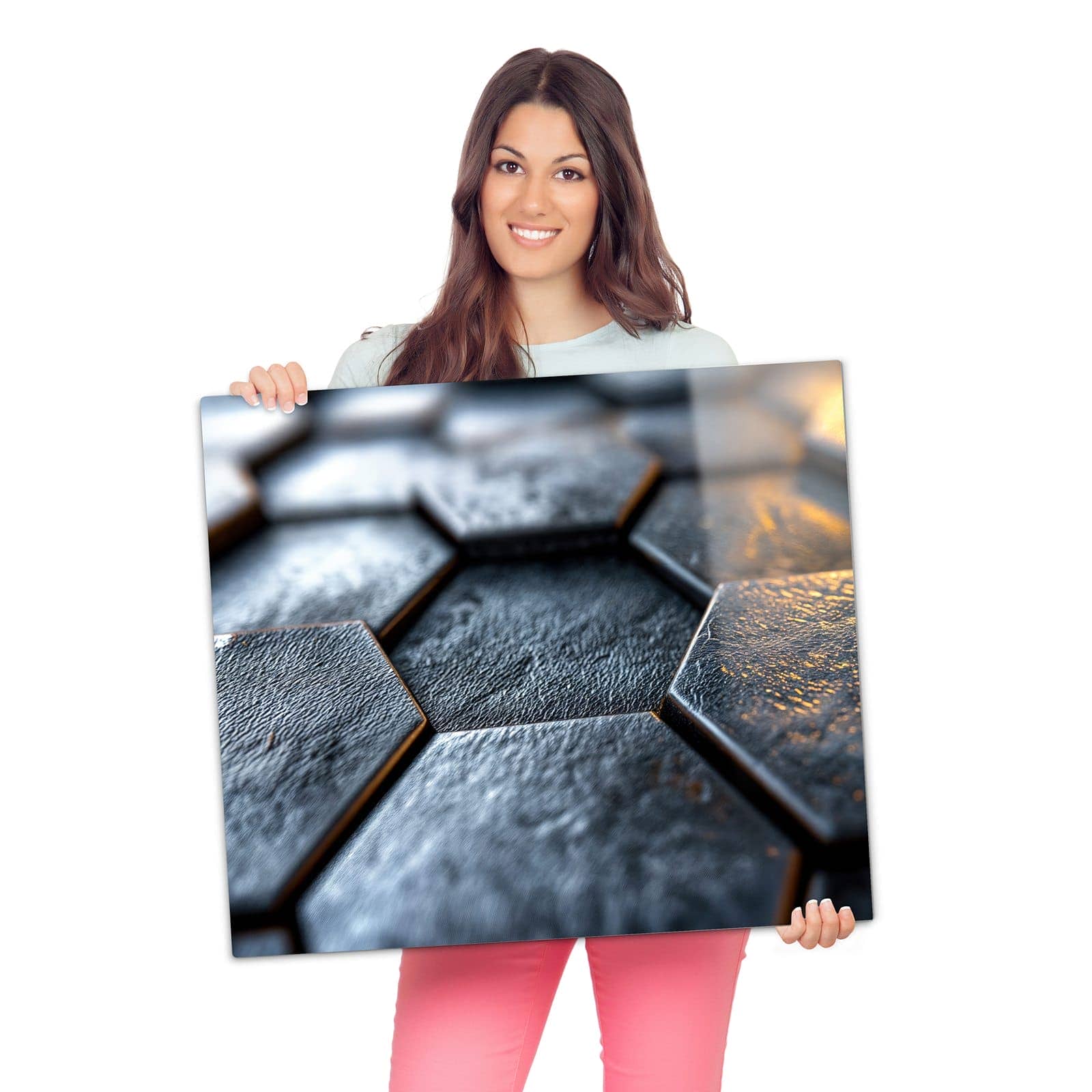 Ceranfeld-Abdeckplatten mit Hexagon Fliesenstruktur-Motiv werden zur Größendarstellung gehalten