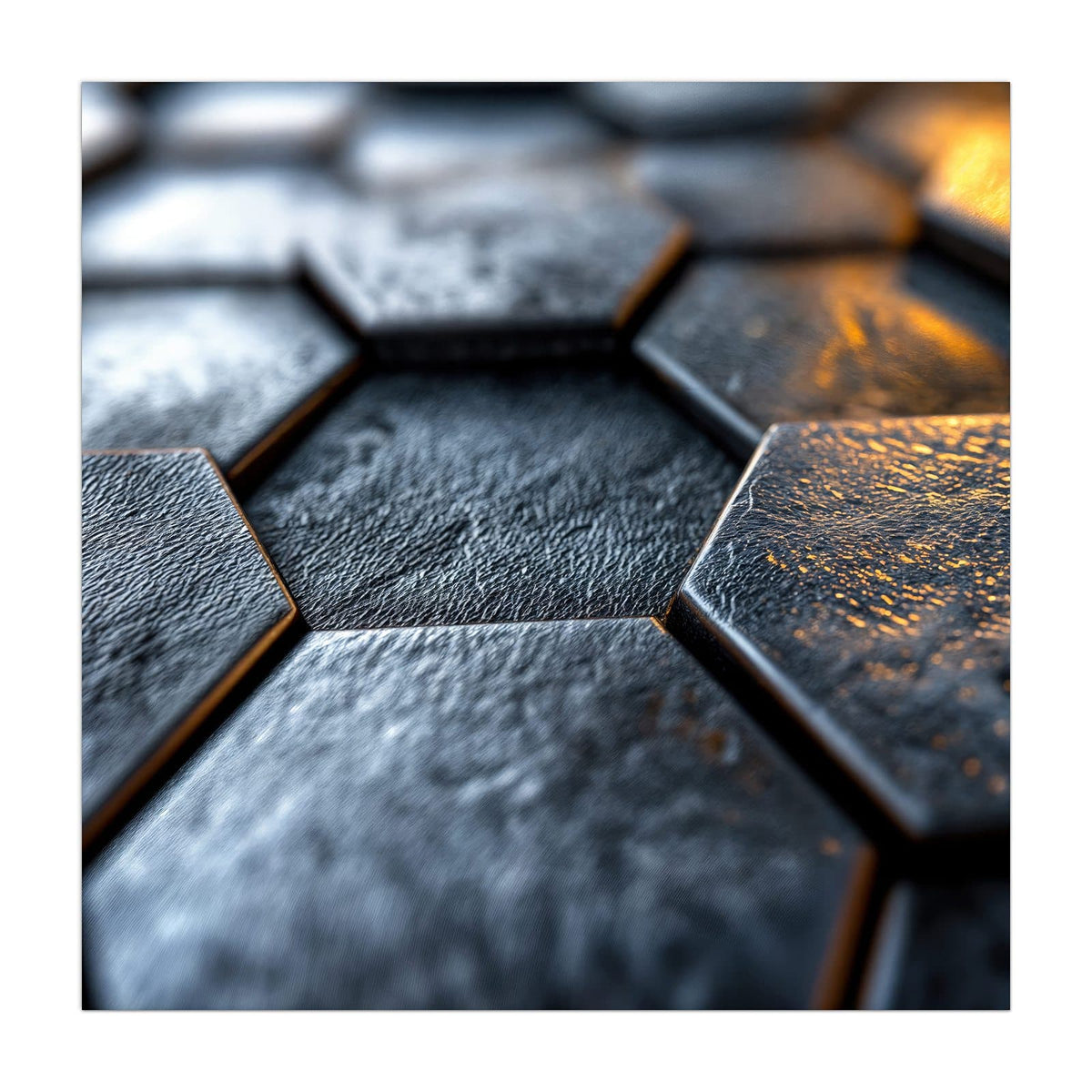 Küchenrückwand aus Glas Dunkle Hexagonfliesen im quadratischen Format, Motiv bildfüllend von vorn #grösse_40 x 40 cm #grösse_50 x 50 cm #grösse_60 x 60 cm
