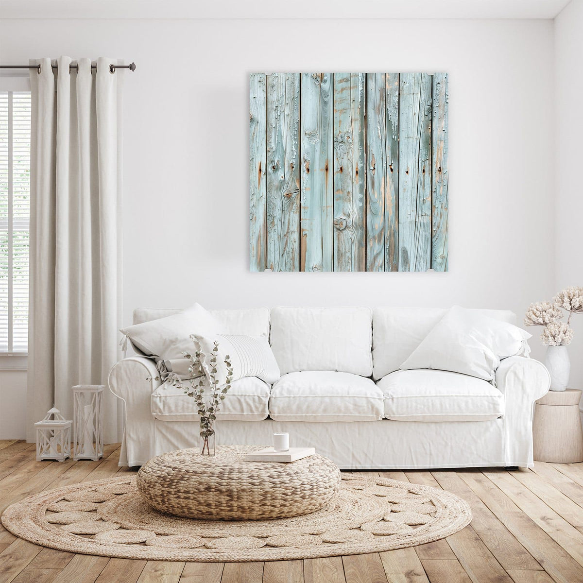 Glasbild Hellblaue Holzplanken an der Wand – Senkrechte, hellblau-mintfarbene Bretter mit abgeblätterter Farbe und Astlöchern