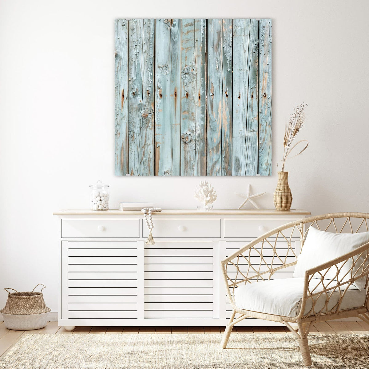 Glasbild Hellblaue Holzplanken an der Wand – Senkrechte, hellblau-mintfarbene Bretter mit abgeblätterter Farbe und Astlöchern
