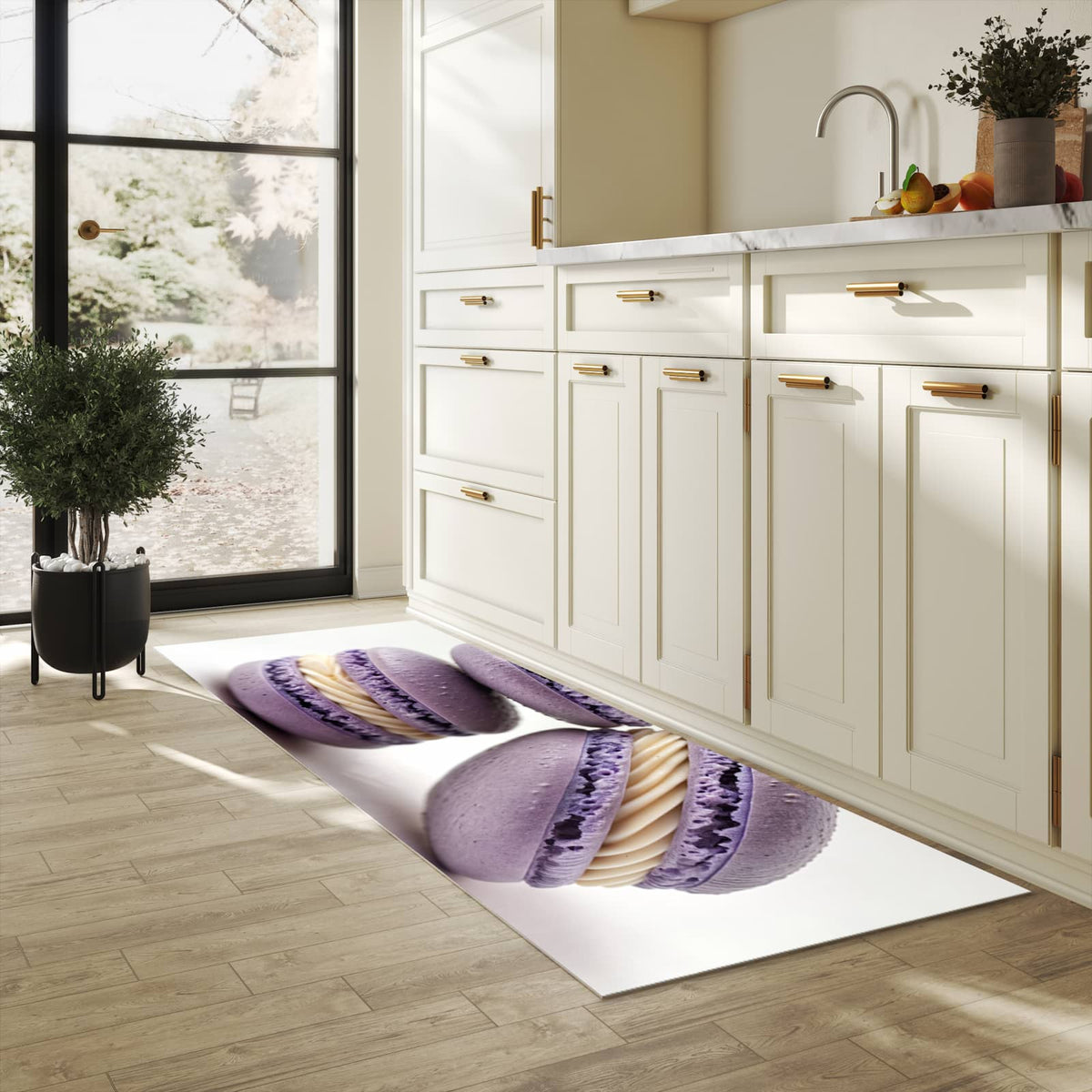 Abriebfester Küchenläufer mit Motiv Lila Macarons in heller Küche