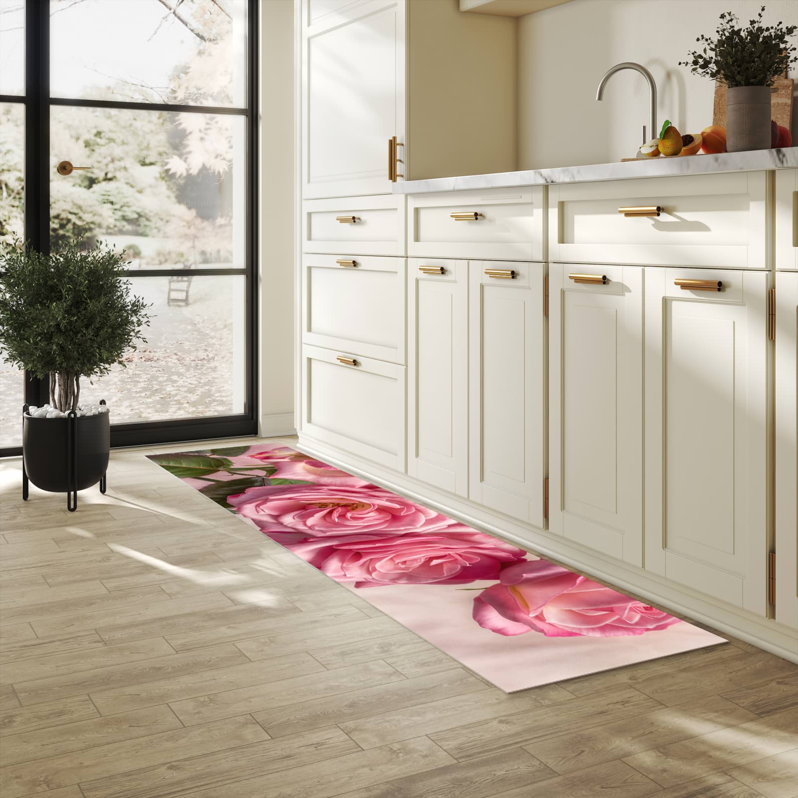 Abriebfester Küchenteppich mit Motiv Rosenblütenpracht in heller Küche