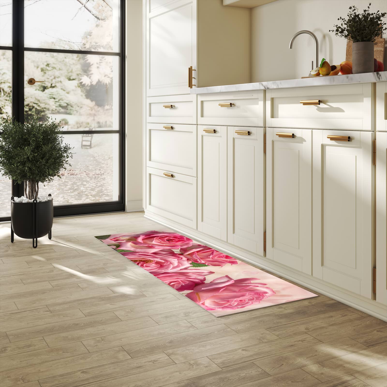 Zeitsparender großer Küchenteppich mit Motiv Rosenblütenpracht in heller Küche