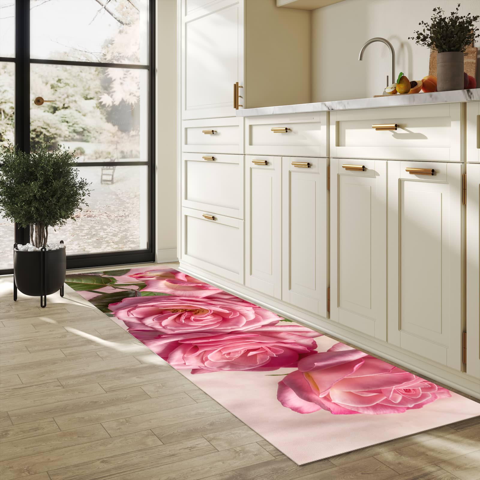Geruchsneutraler rutschfester Küchenläufer mit Motiv Rosenblütenpracht in heller Küche