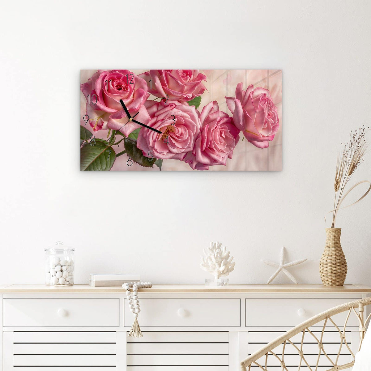 Wanduhr Rosenblütenpracht aus Glas – Querformat 60 × 30 cm – Rosa Rosen mit zarten Herzen