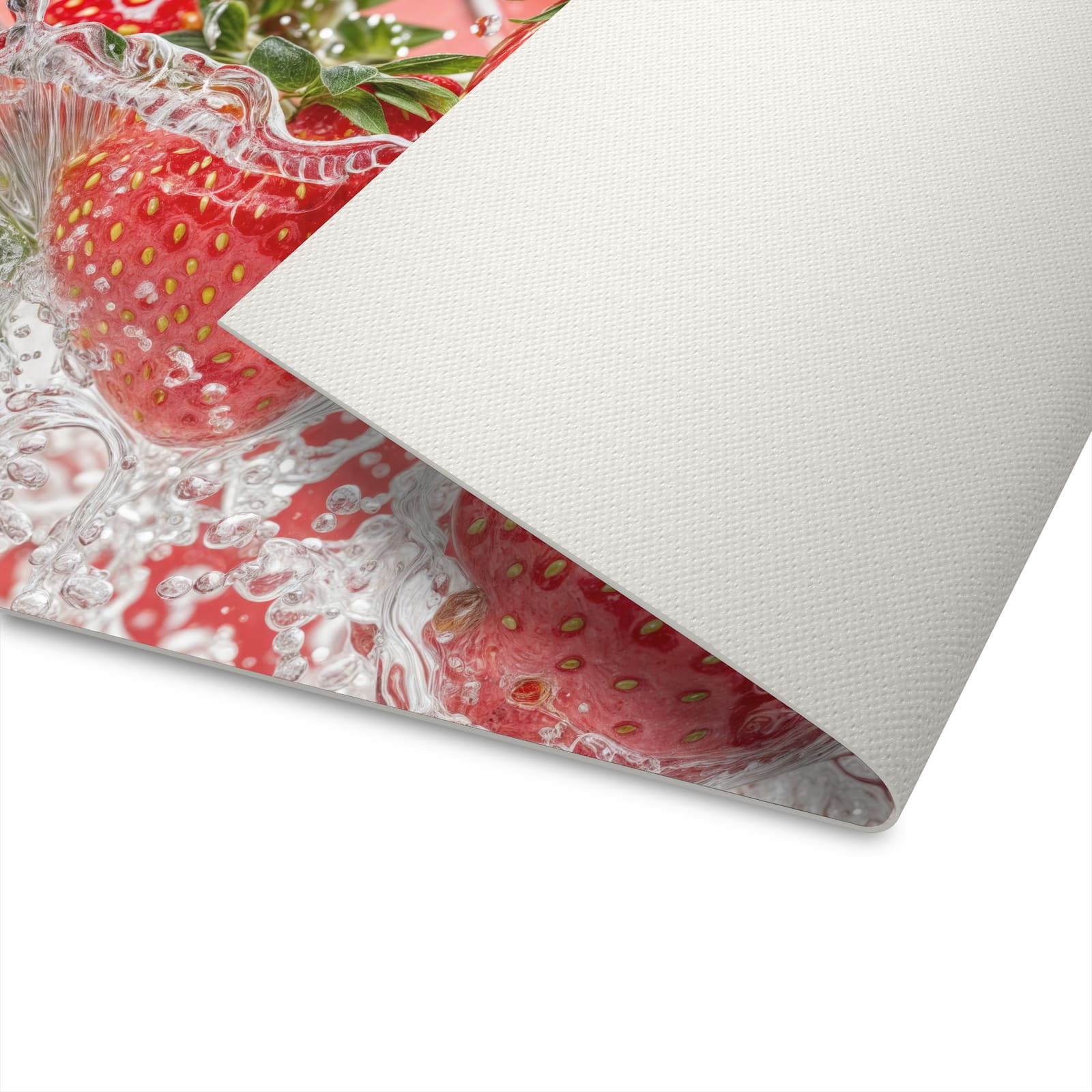 Abriebfester Teppich fürs Esszimmer mit Motiv Erdbeerspritzer waschbar