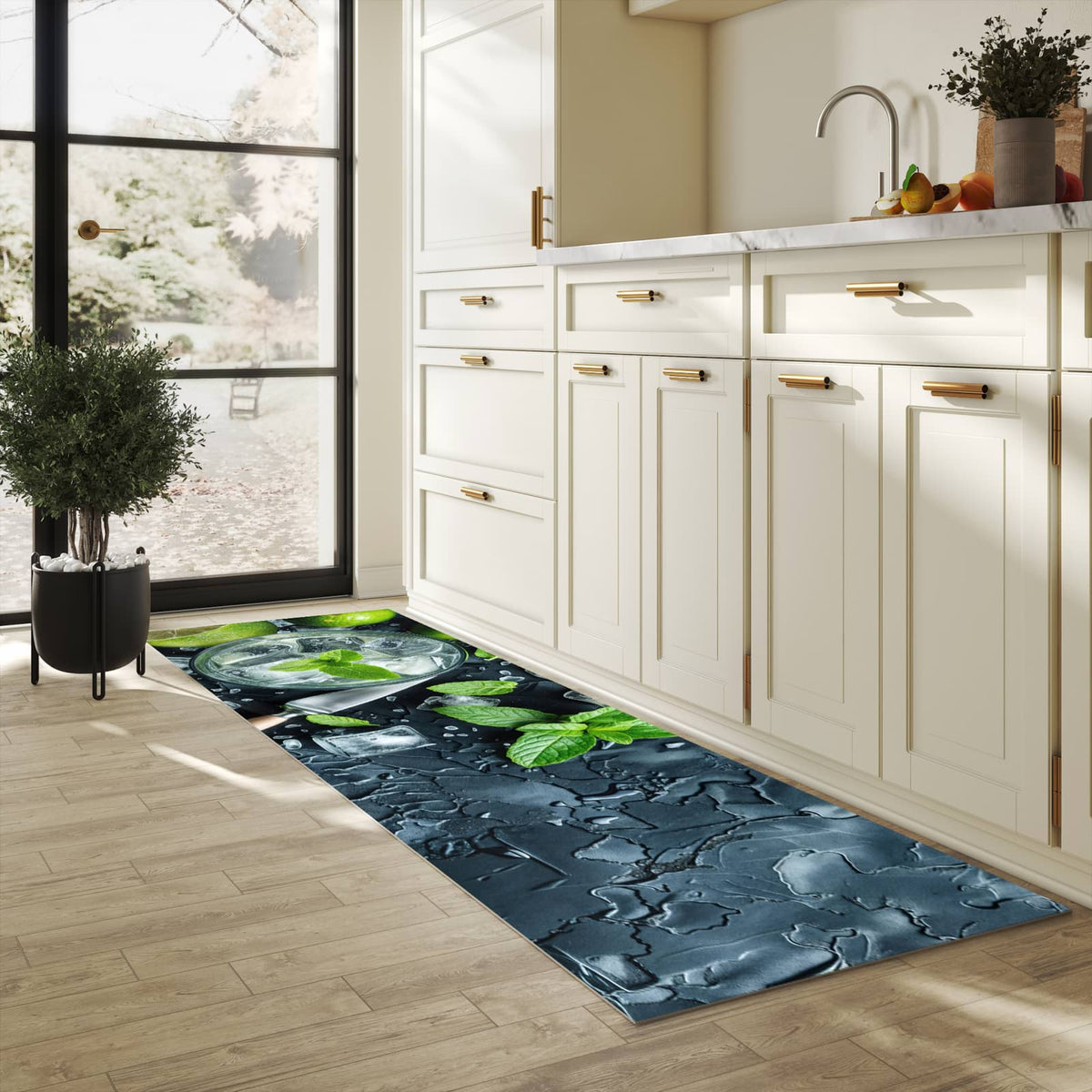 Rutschfester Läufer mit Motiv Frische Limetten für Eingangsbereich in heller Küche