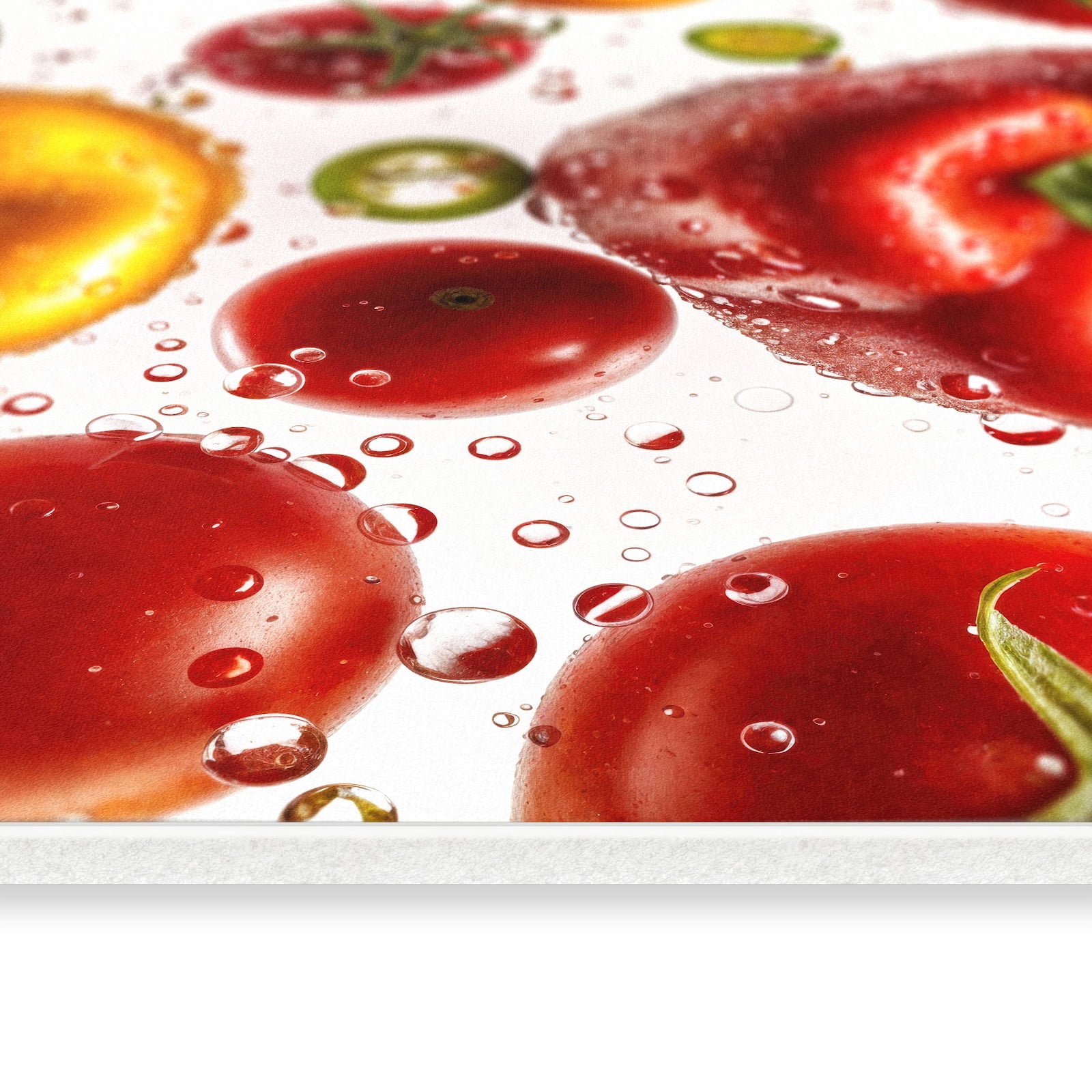 Rutschfester Küchenteppich mit Motiv Frisches Gemüsebunt in seitlicher Ansicht