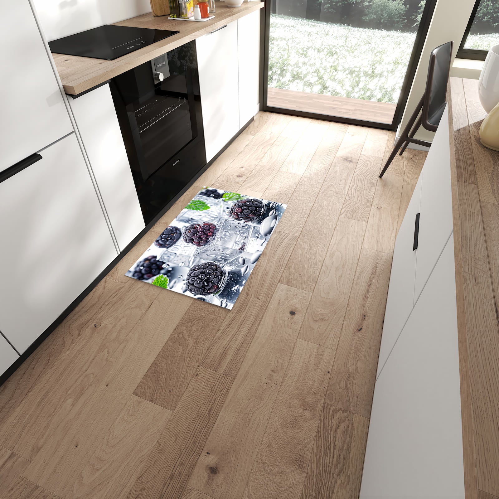 Formstabiler Küchenläufer nach Maß mit Motiv Brombeeren Eiskalt in moderner Küche