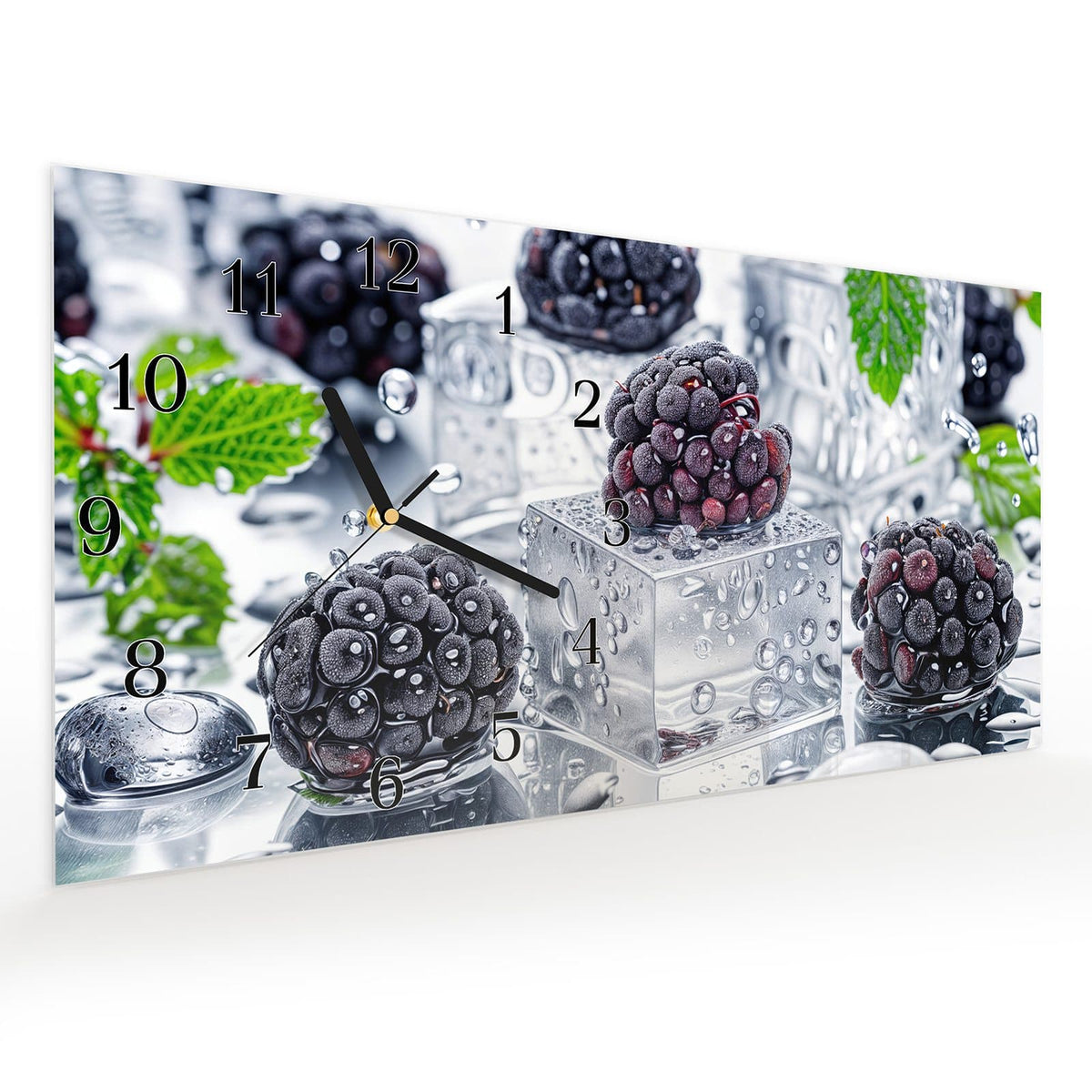 Vormontiert – mit Schwebeeffekt – Wanduhr Brombeeren Eiskalt aus Glas – Querformat 60 × 30 cm