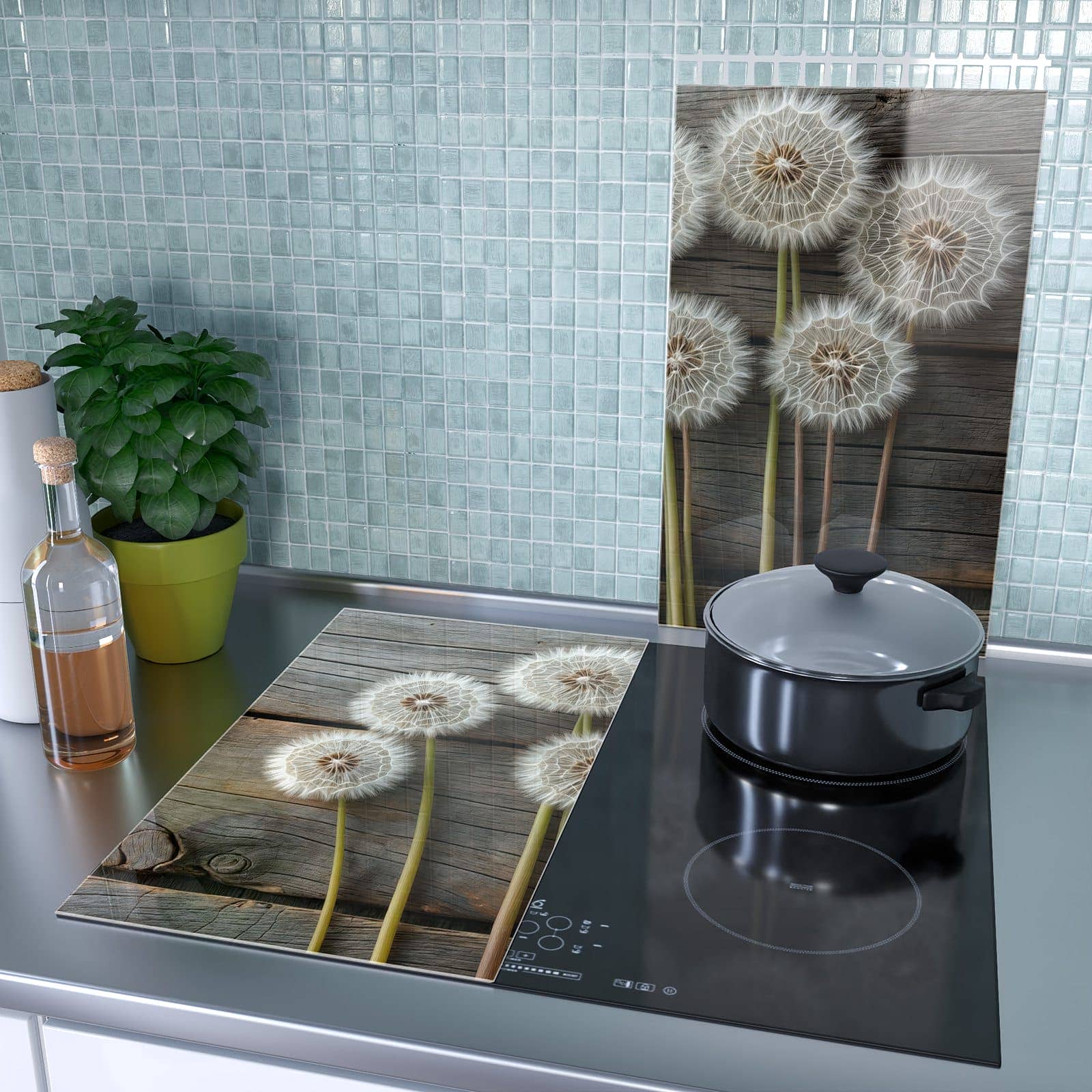 2-teilige Herdabdeckplatte aus Glas mit Pusteblumen Holzoptik-Motiv als Spritzschutz hinter dem Kochfeld