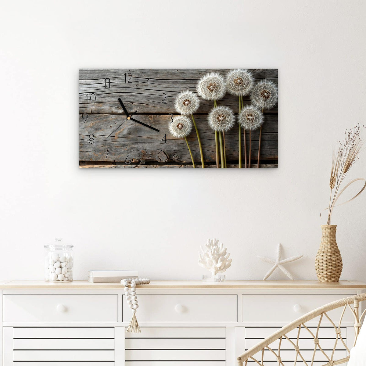 Wanduhr Pusteblumen Holzoptik aus Glas – Querformat 60 × 30 cm – Weiße Pusteblumen vor grauem Holz