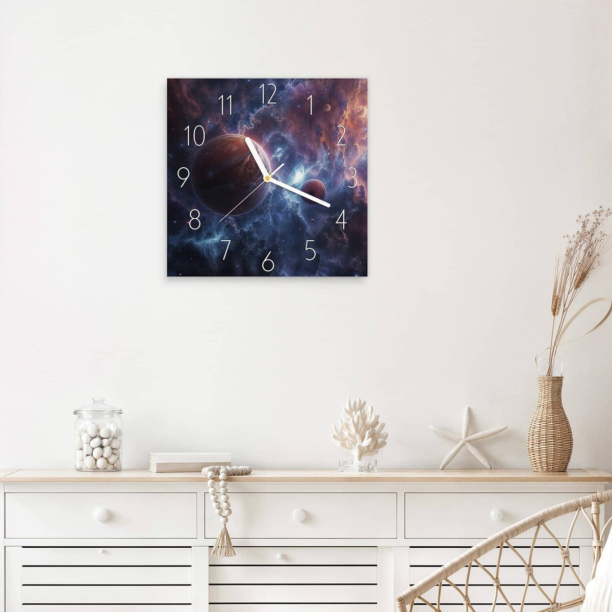 Wanduhr Zwei Planeten im Nebel aus Glas – Quadratisch 30 × 30 cm – Planeten vor farbenprächtigem Nebel