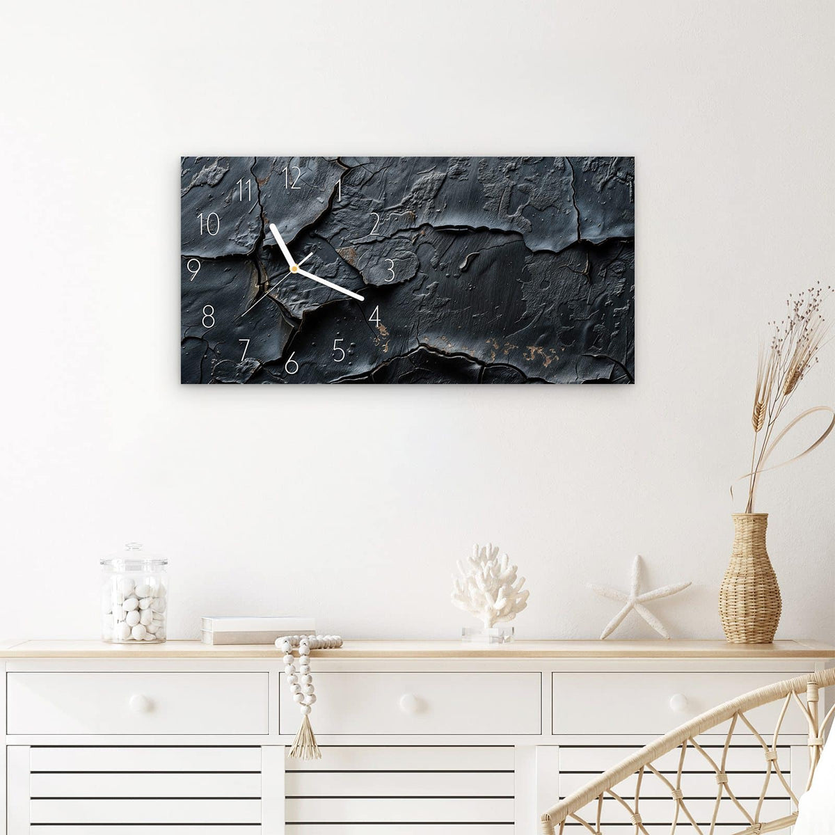 Wanduhr Rissige Struktur aus Glas – Querformat 60 × 30 cm – Gerissene Farbschichten in Dunkelgrau