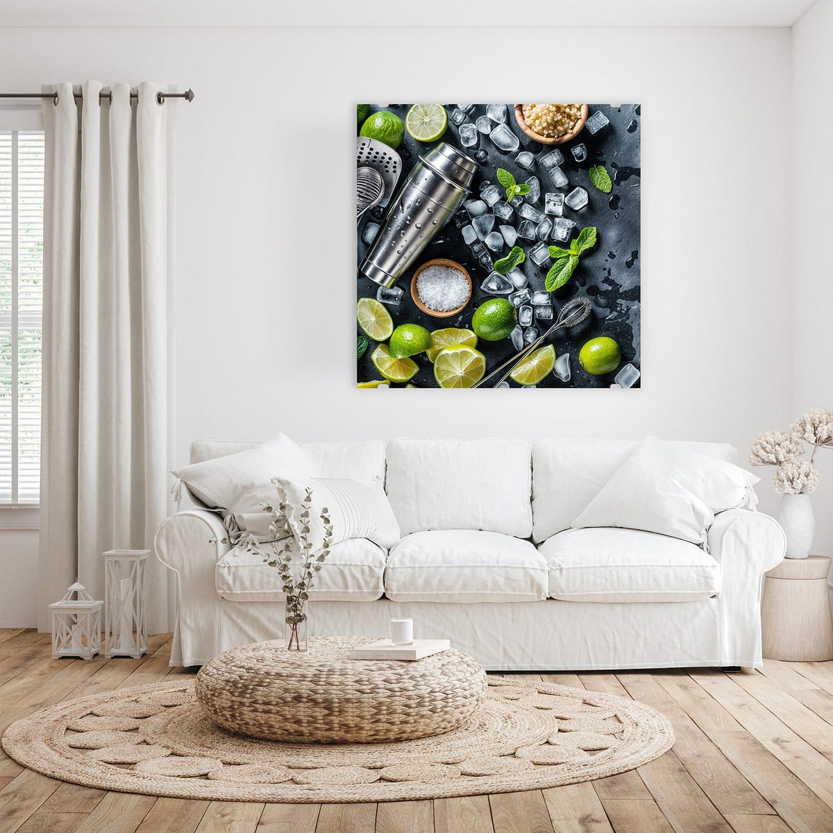 Glasbild Shaker mit Limetten an der Wand – Draufsicht auf Schiefer: Edelstahl-Shaker, halbierte Limetten, Eiswürfel, Minze, Zucker und Salz in Holzschalen.