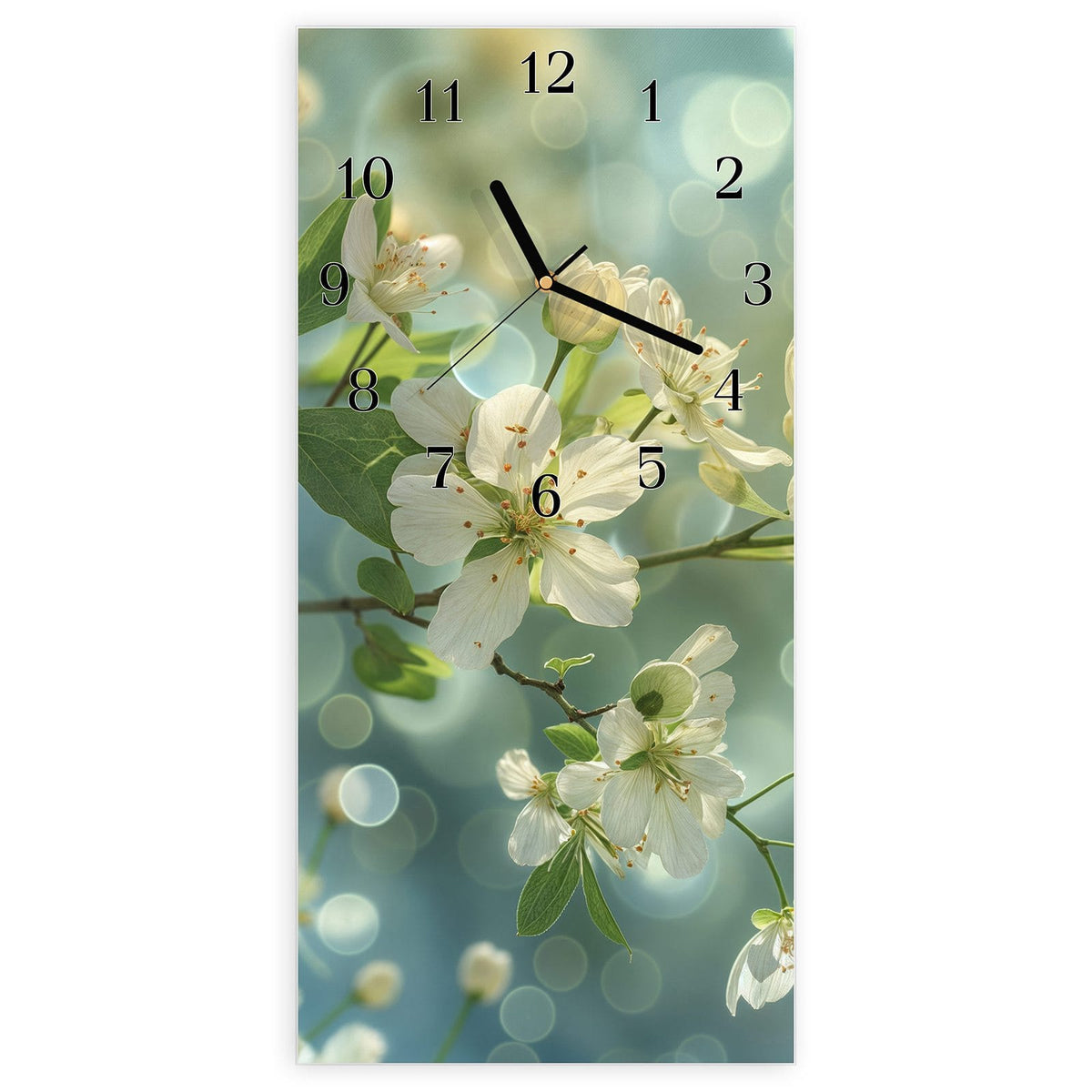 Wanduhr aus Glas, Ziffernblatt Klassisch mit Motiv Frühlingserwachen: Weiße Blüten und junge Blätter an einem Zweig vor blaugrünem Bokeh #ziffernblatt_Klassisch