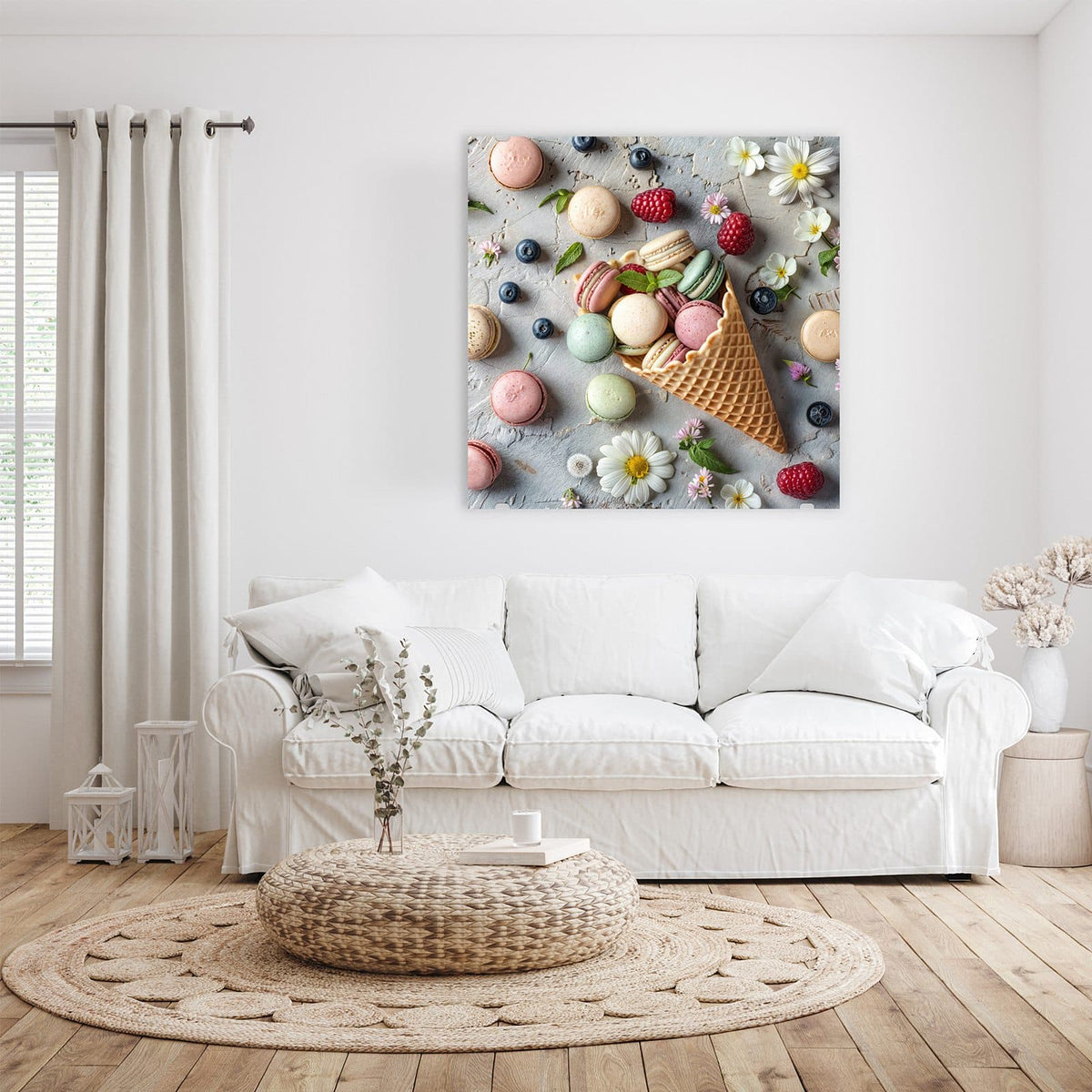 Glasbild Macarons in der Waffel an der Wand – umgekippte Eiswaffel voller Macarons, drumherum Beeren und Blüten