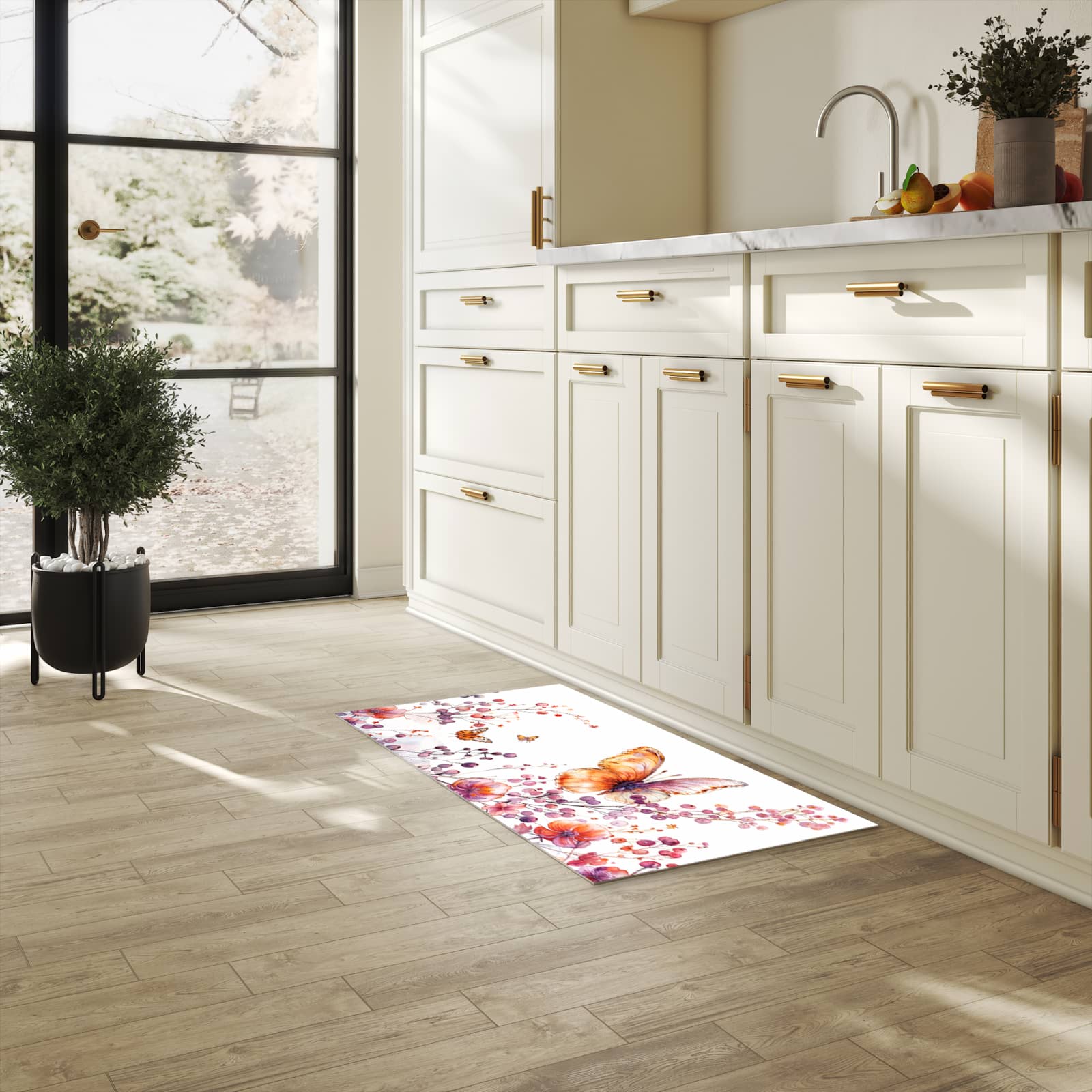Waschbarer Küchenteppich mit Motiv Blumen und Schmetterlinge in heller Küche für sichere Aufbewahrung