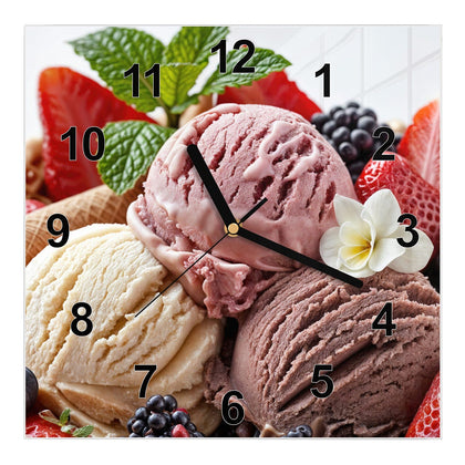 Wanduhr Quadratisch mit dem Motiv Eiskugeln mit Beeren