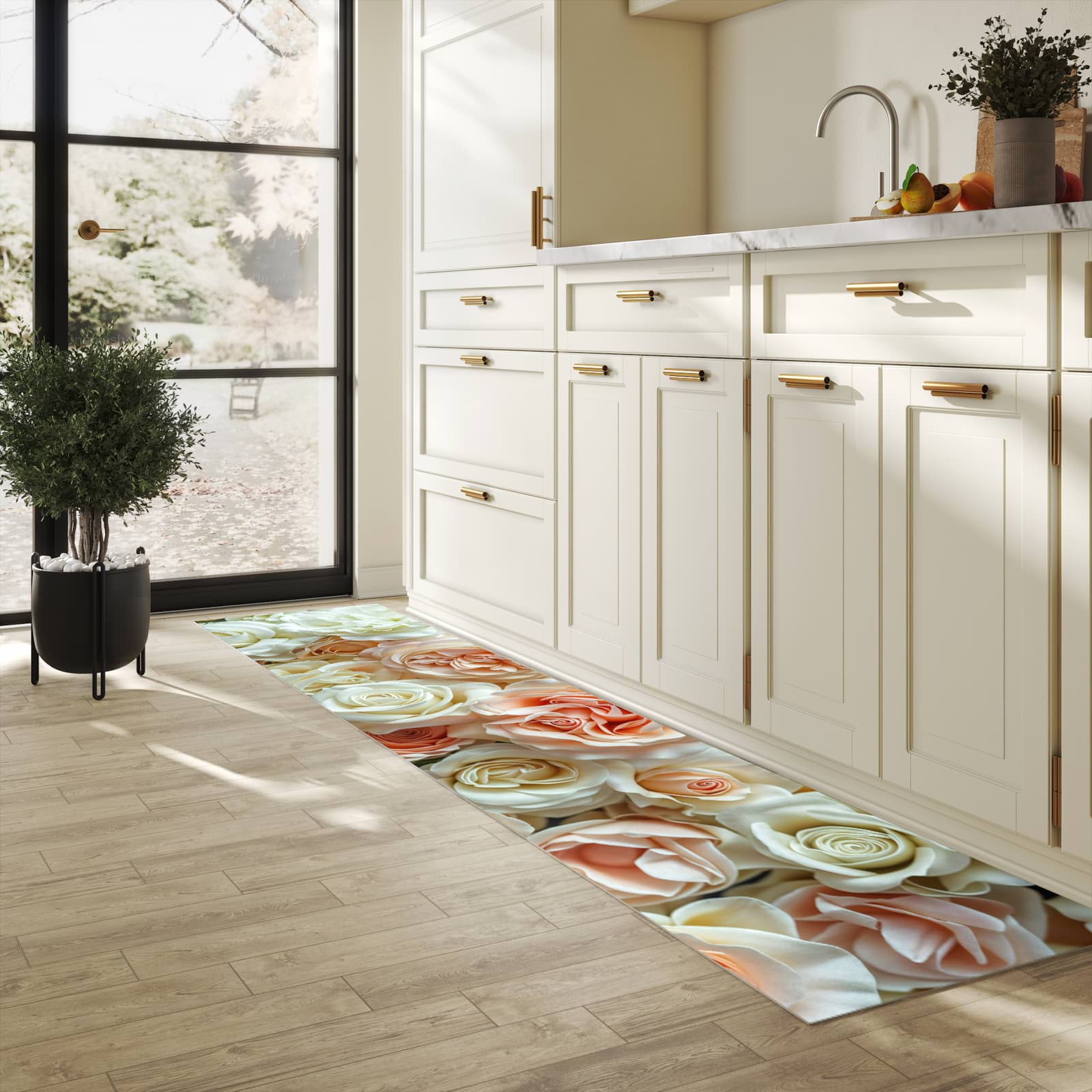 Fleckenresistenter Küchenläufer mit Motiv Rosenbouquet in heller Küche