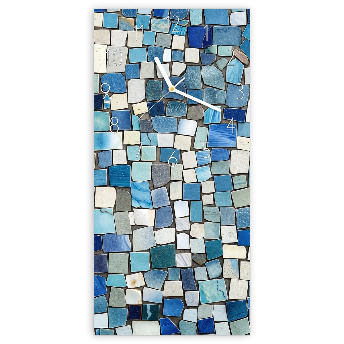 Wanduhr aus Glas, Ziffernblatt Elegant: Mosaik aus unregelmäßig gebrochenen Steinchen in Blau, Türkis, Grau und Creme #ziffernblatt_Elegant