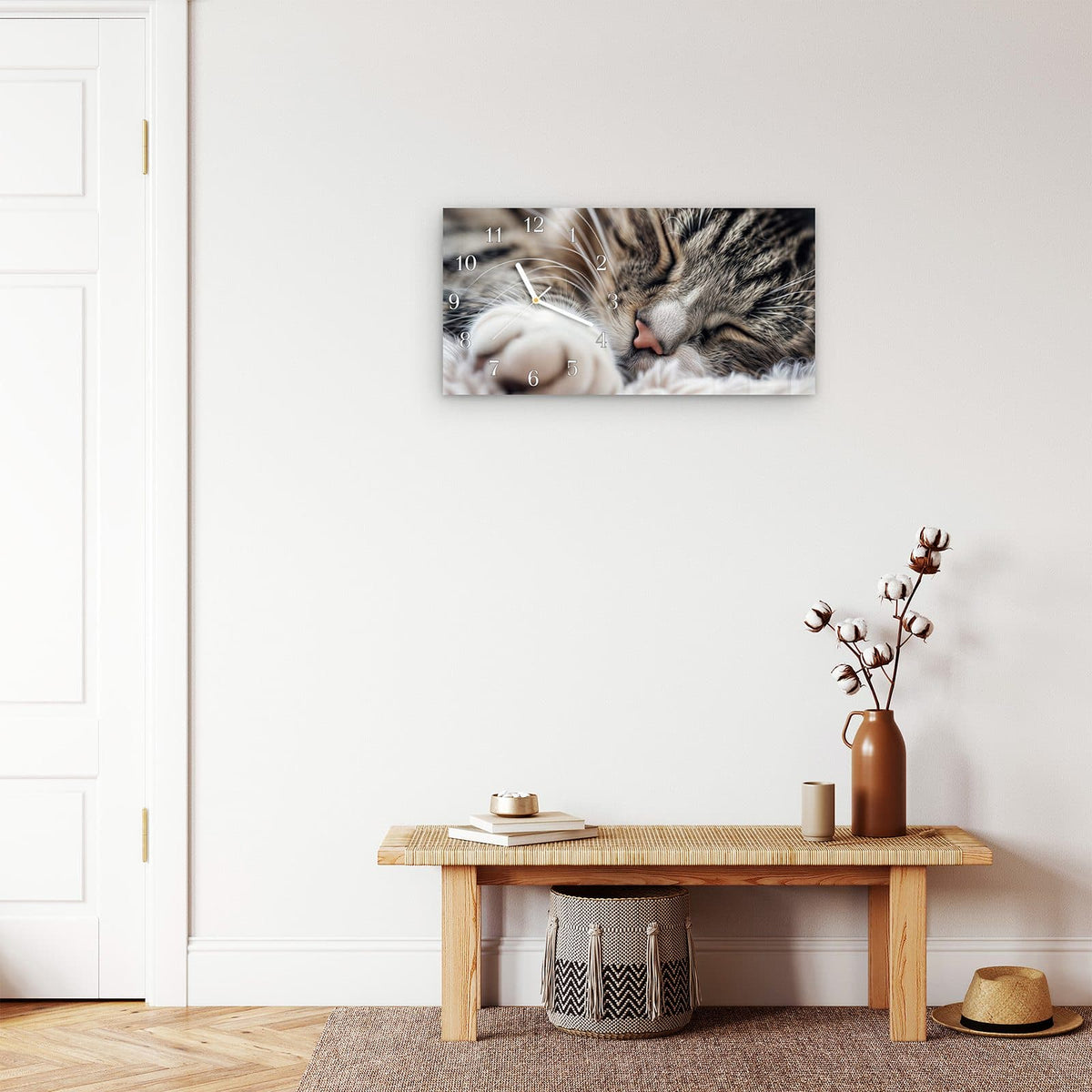 Moderne Wanduhr aus Glas mit Farbtiefe – Wanduhr Schlafende Katze aus Glas – Querformat 60 × 30 cm