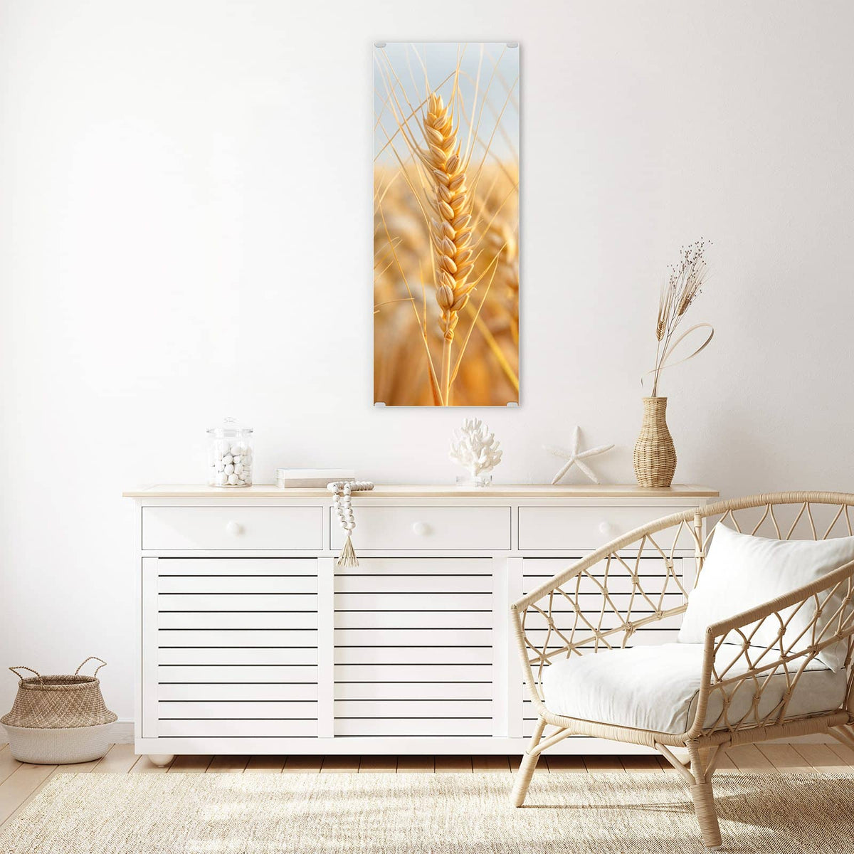 Glasbild Weizenähren am Himmel an der Wand – Goldene Weizenähren in Nahaufnahme vor hellem Himmel