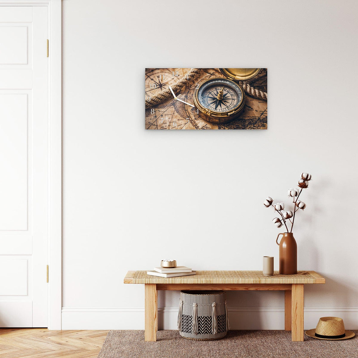 Moderne Wanduhr aus Glas mit Farbtiefe – Wanduhr Kompass auf Karte aus Glas – Querformat 60 × 30 cm