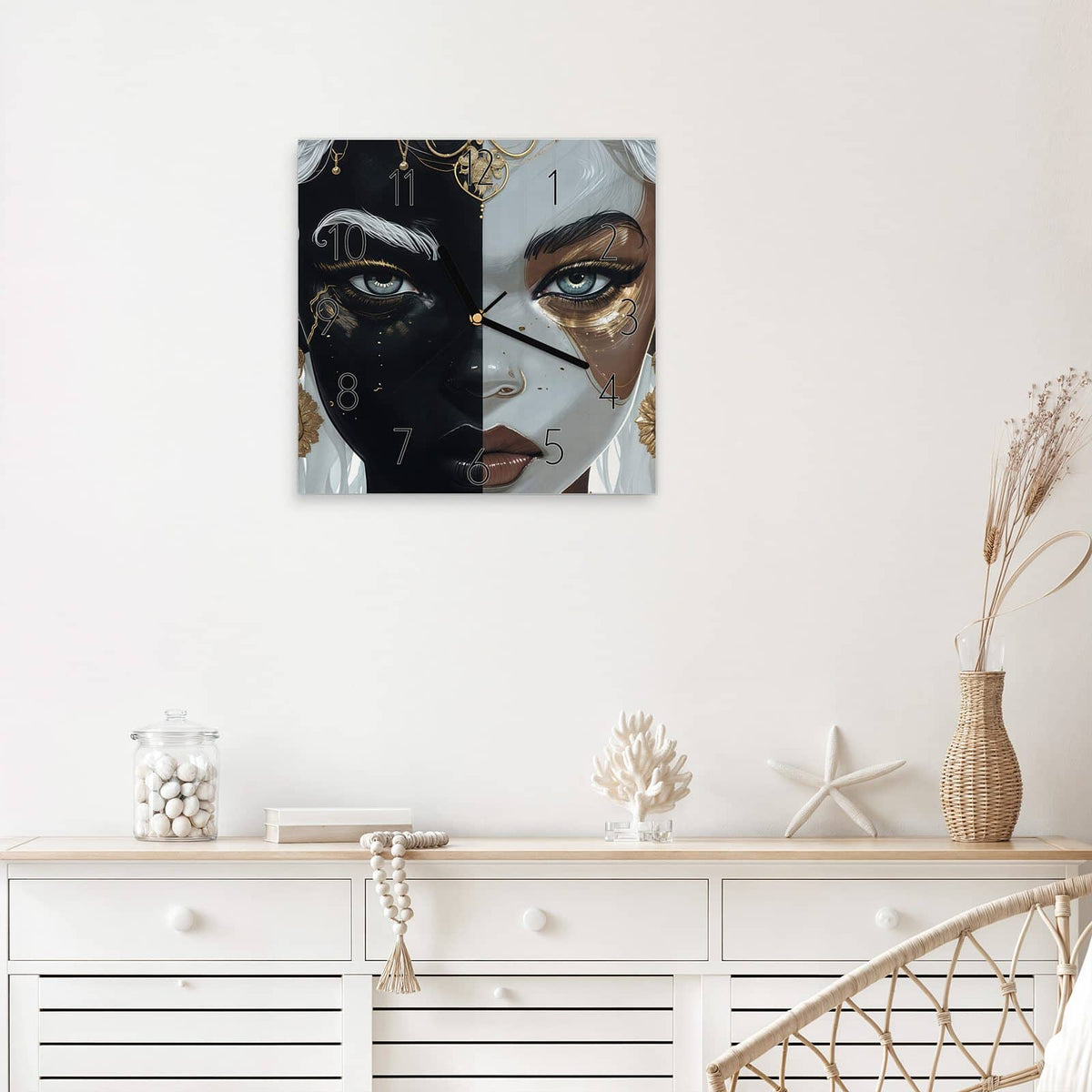 Wanduhr Zweigeteiltes Gesicht aus Glas – Quadratisch 30 × 30 cm – Gesicht halb schwarz, halb weiß