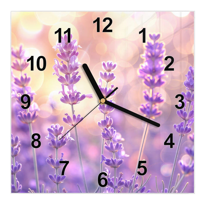 Wanduhr Lavendel im Gegenlicht aus Glas – Quadratisch 30 × 30 cm mit Ziffernblatt Modern