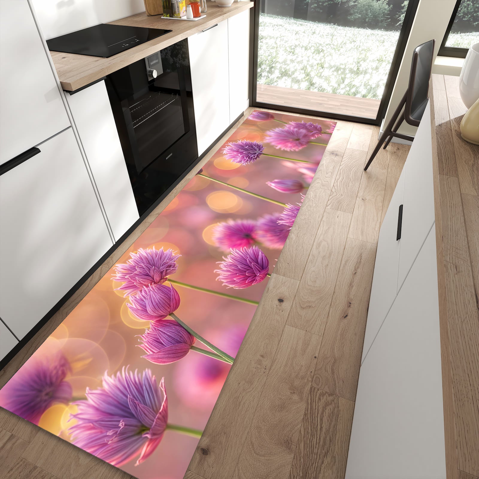 Schmutzabweisender Küchenläufer mit Motiv Blühende Zierlauch in moderner Küche