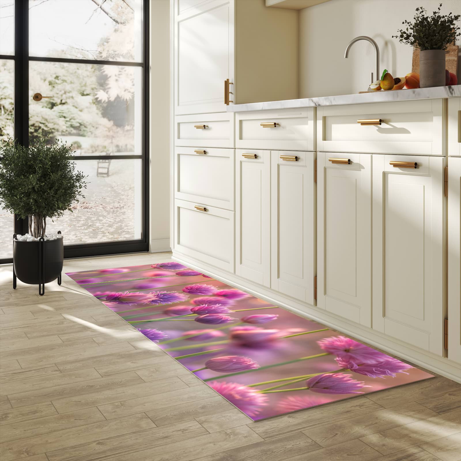 Strapazierfähiger Küchenteppich mit Motiv Blühende Zierlauch in heller Küche