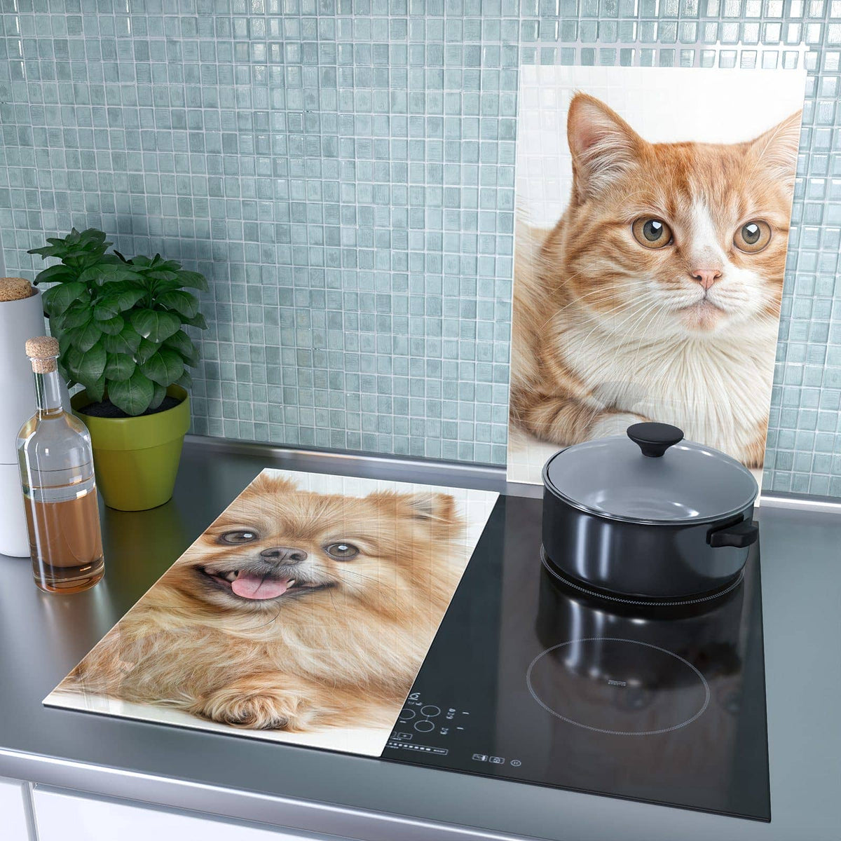 2-teilige Herdabdeckung für Induktionsfeld mit Hund und Katze-Motiv als Spritzschutz hinter dem Kochfeld