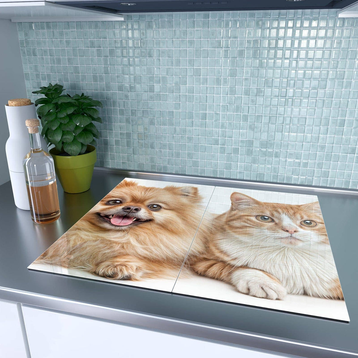 2-teilige Herdabdeckplatten für Ceranfeld mit Hund und Katze-Motiv in moderner Küche