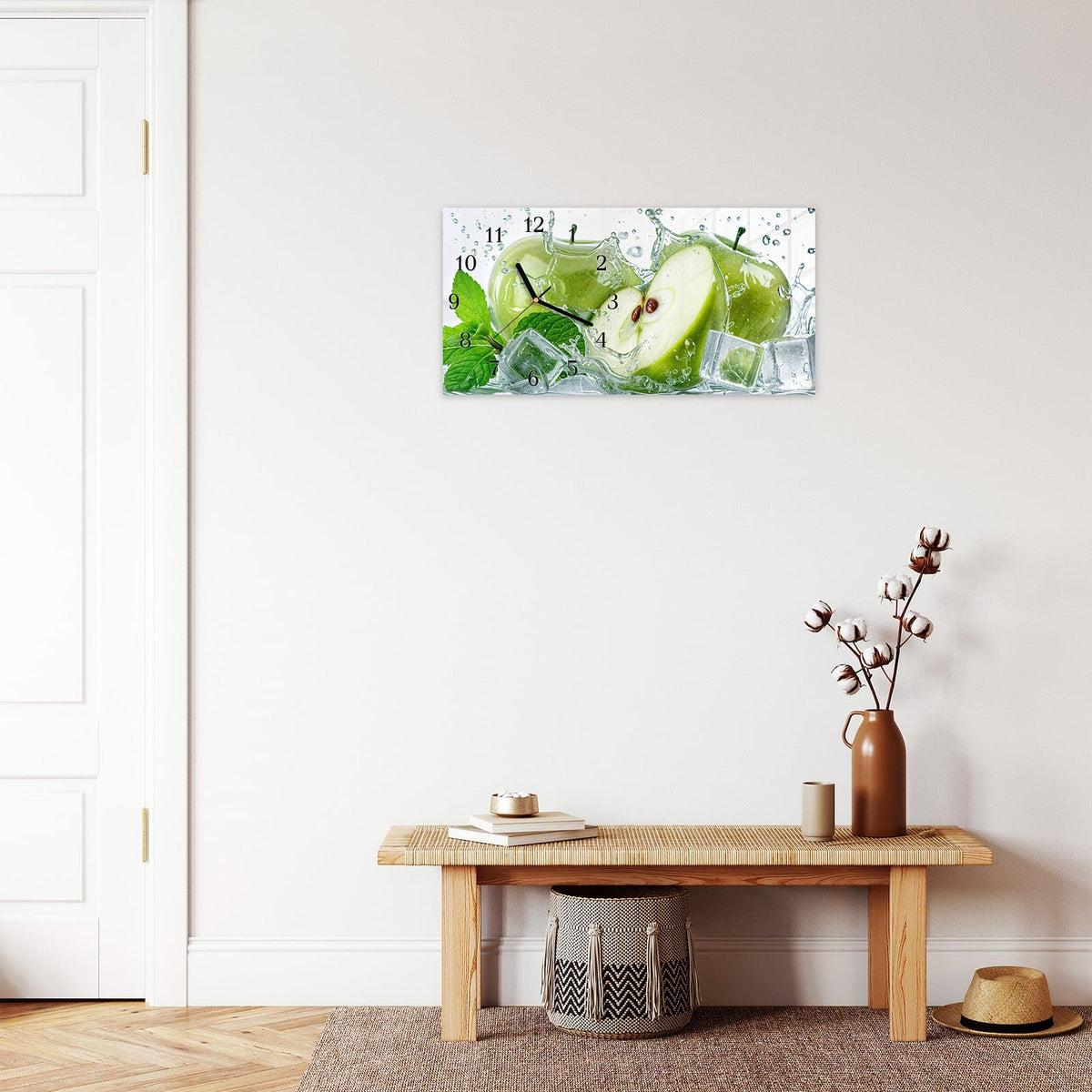 Moderne Wanduhr aus Glas mit Farbtiefe – Wanduhr Frische Äpfel Splash aus Glas – Querformat 60 × 30 cm