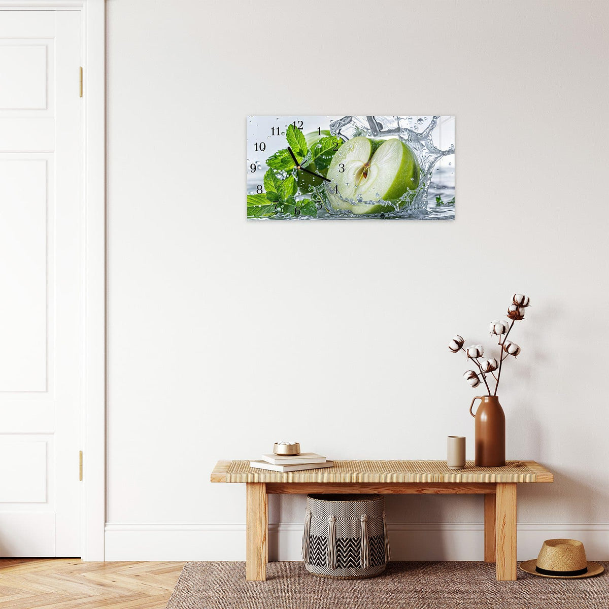 Moderne Wanduhr aus Glas mit Farbtiefe – Wanduhr Spritzender Apfel Mint aus Glas – Querformat 60 × 30 cm
