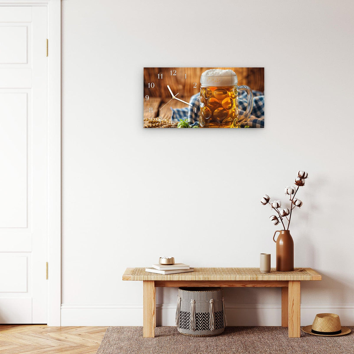 Moderne Wanduhr aus Glas mit Farbtiefe – Wanduhr Bierglas aus Glas – Querformat 60 × 30 cm
