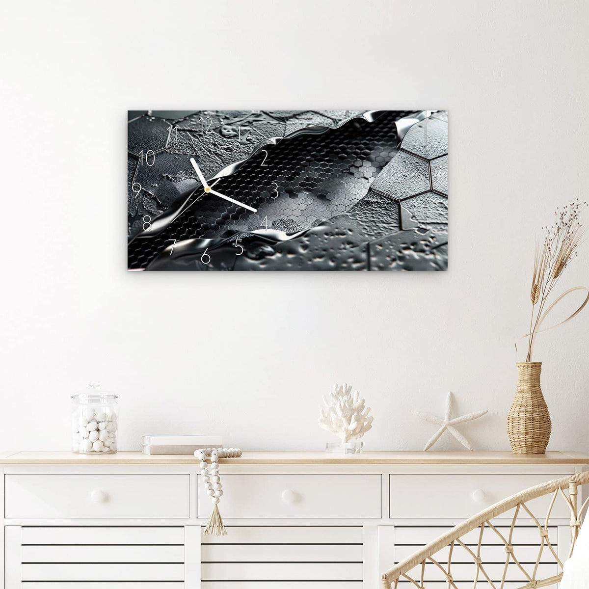 Wanduhr Hexagon Muster aus Glas – Querformat 60 × 30 cm – Metallische Sechsecke in Grau