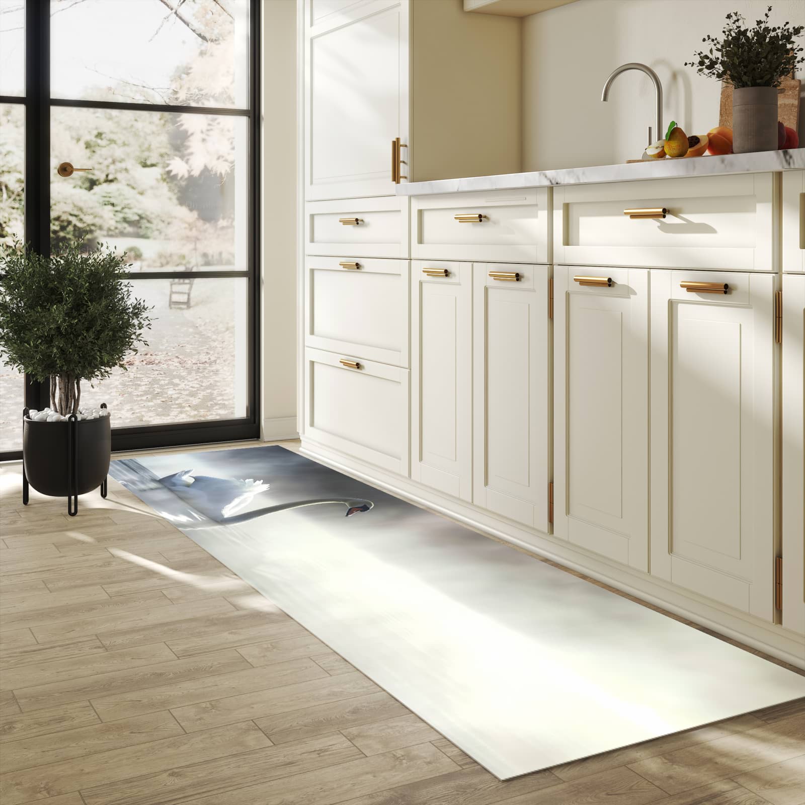 Komfortabler Küchenläufer mit Motiv Schwimmender Schwan in heller Küche