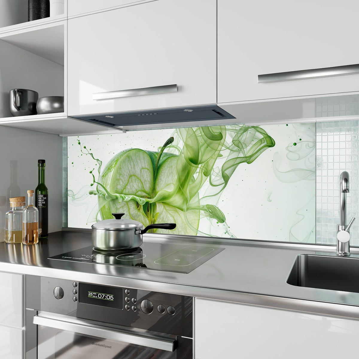 Küchenrückwand aus Glas Apfel in grünem Rauch im Hochformat als Spritzschutz hinter dem Kochfeld, über dem Fliesenspiegel montiert