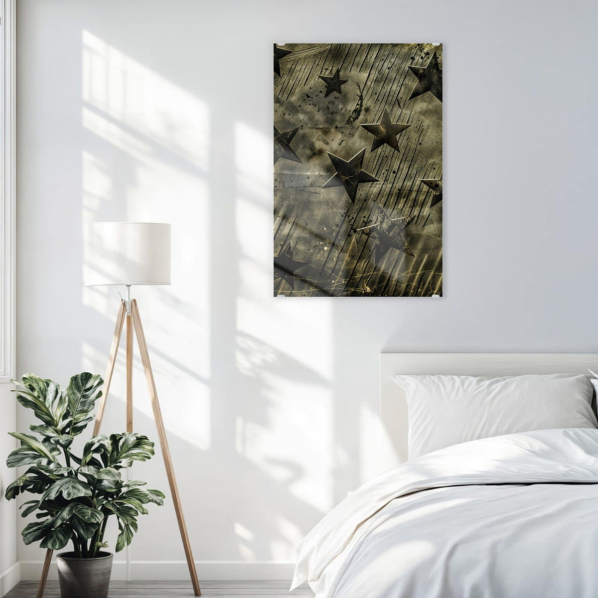 Glasbild Verwitterte Sterne an der Wand – Geprägte Sterne auf verwitterter, zerkratzter olivgrüner Oberfläche – kein Nachthimmel