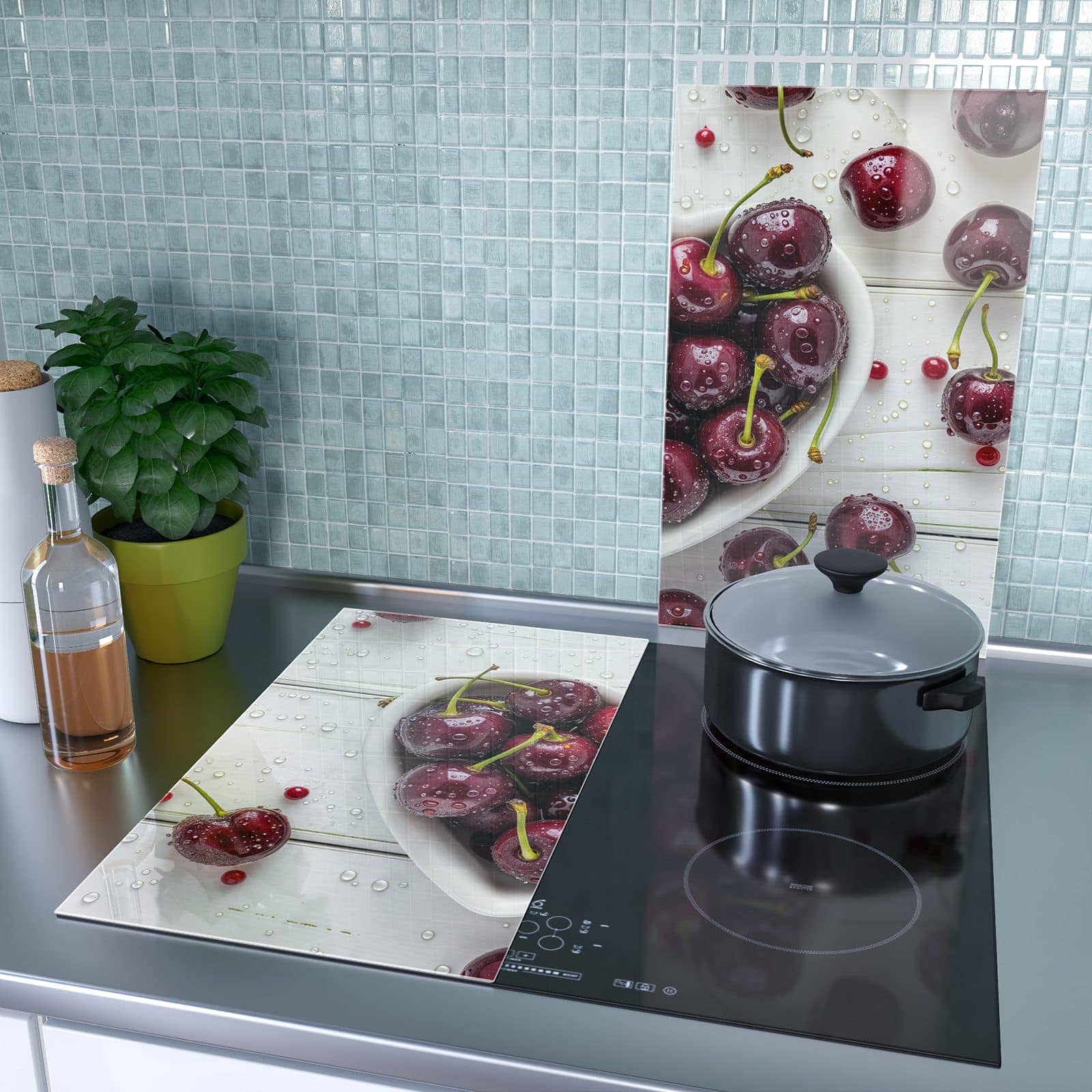 2-teilige Abdeckplatte Ceranfeld mit Frische & Kirschen-Motiv als Spritzschutz hinter dem Kochfeld